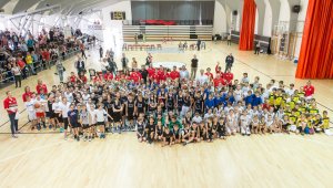Az Alsós Kupa résztvevői a Gabányi László Sportcsarnokban